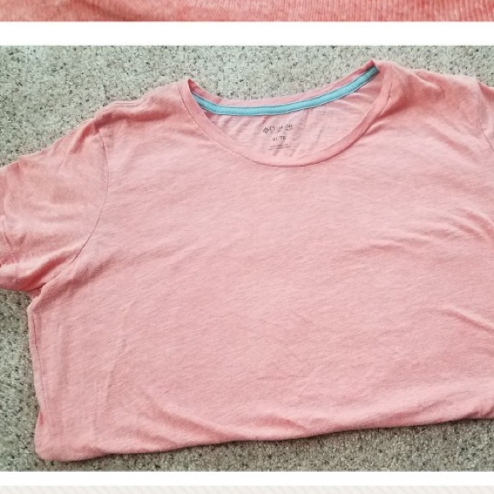 a plain super cute peach colored tee!